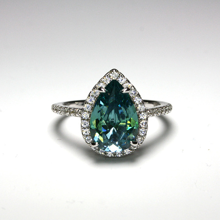 Srebrny pierścionek z alexandrytem i cyrkoniami