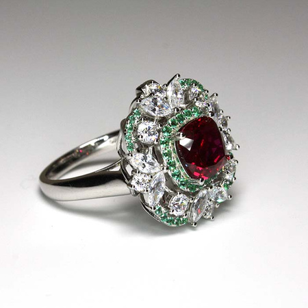 Rubinowy Harem - rubin w koronie szmaragdów