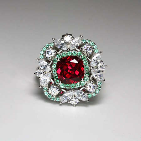 Rubinowy Harem - rubin w koronie szmaragdów