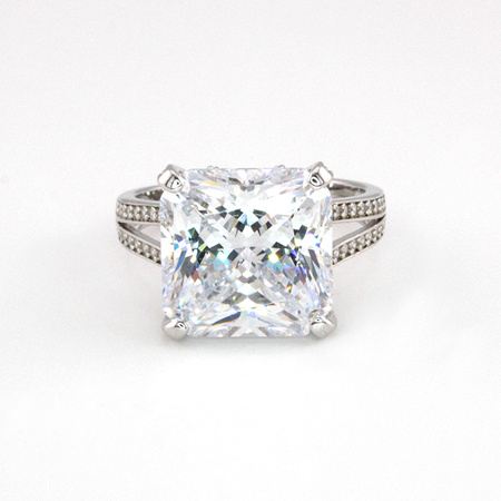 Iskra Bizancjum – srebrny pierścionek z moissanitem