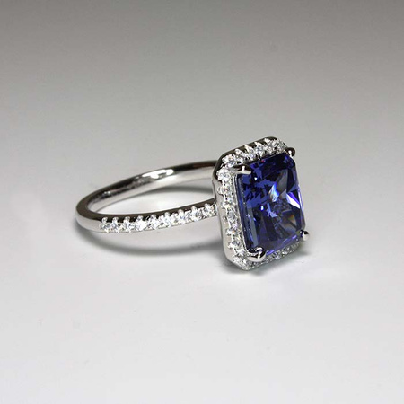 Magiczny tanzanit rodem z Orientu