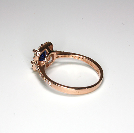 Srebrny pierścionek z szafirem, pozłacany różowym złotem