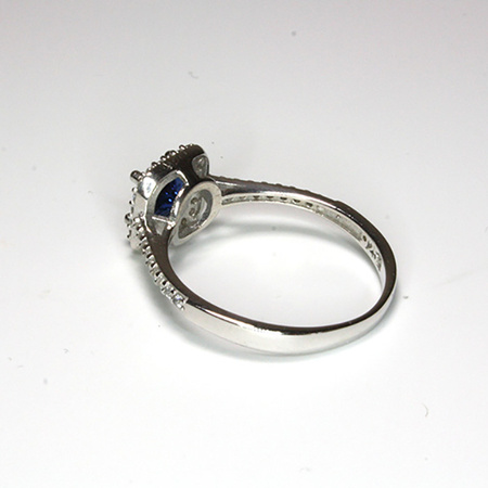 Srebrny pierścionek z szafirem