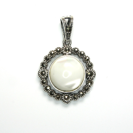 Subtelna zawieszka z eleganckim cytrynem