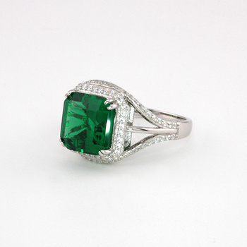Srebrny pierścionek ze szmaragdem "Verde Imperia"