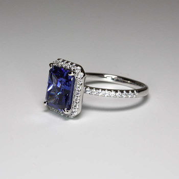 Magiczny tanzanit rodem z Orientu