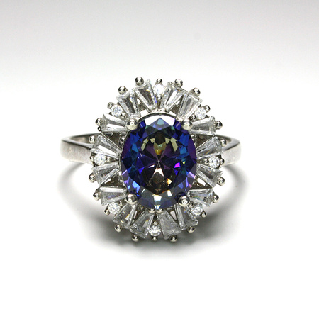 Elegancki srebrny pierścionek z rodowanego srebra "Klejnot nocy"