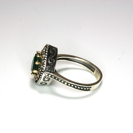 Osmański pierścionek ze szmaragdem