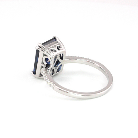 Srebrny pierścionek z tanzanitem „Łza Sułtanki”