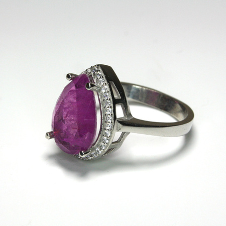 Elegancki pierścień z różowym turmalinem