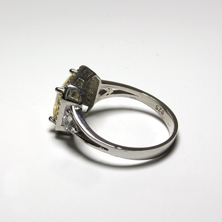 Elegancki srebrny pierścionek z cytrynem