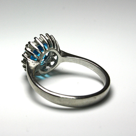 Srebrny pierścionek z niebiańskim kamieniem tureckim